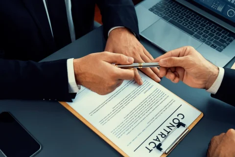 صياغة العقود