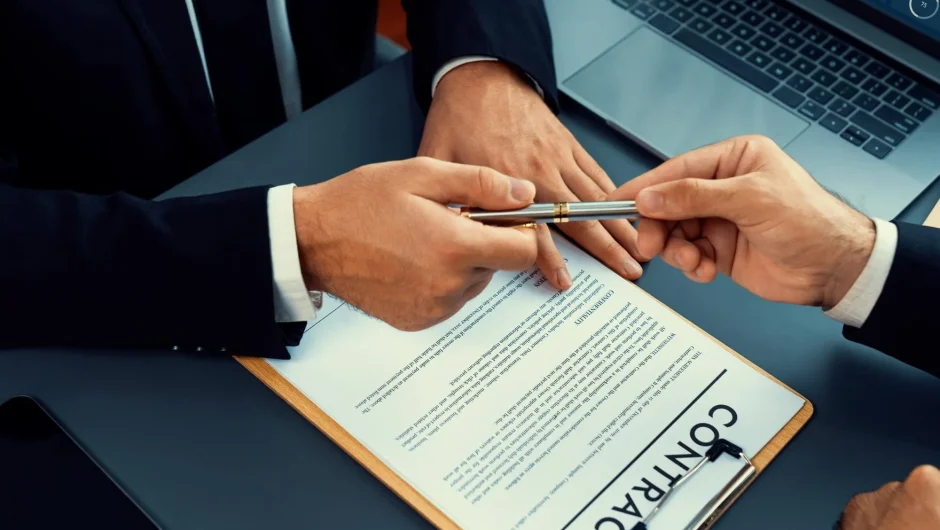 صياغة العقود